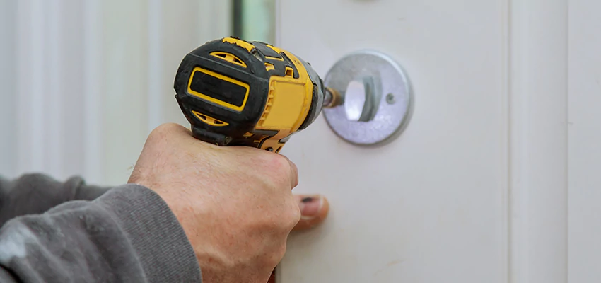 Street Locksmith For Smart Lock Repair in Brandon, FL