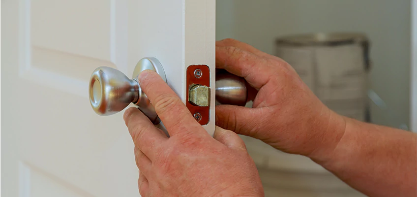 AAA Locksmiths For lock Replacement in Brandon, Florida